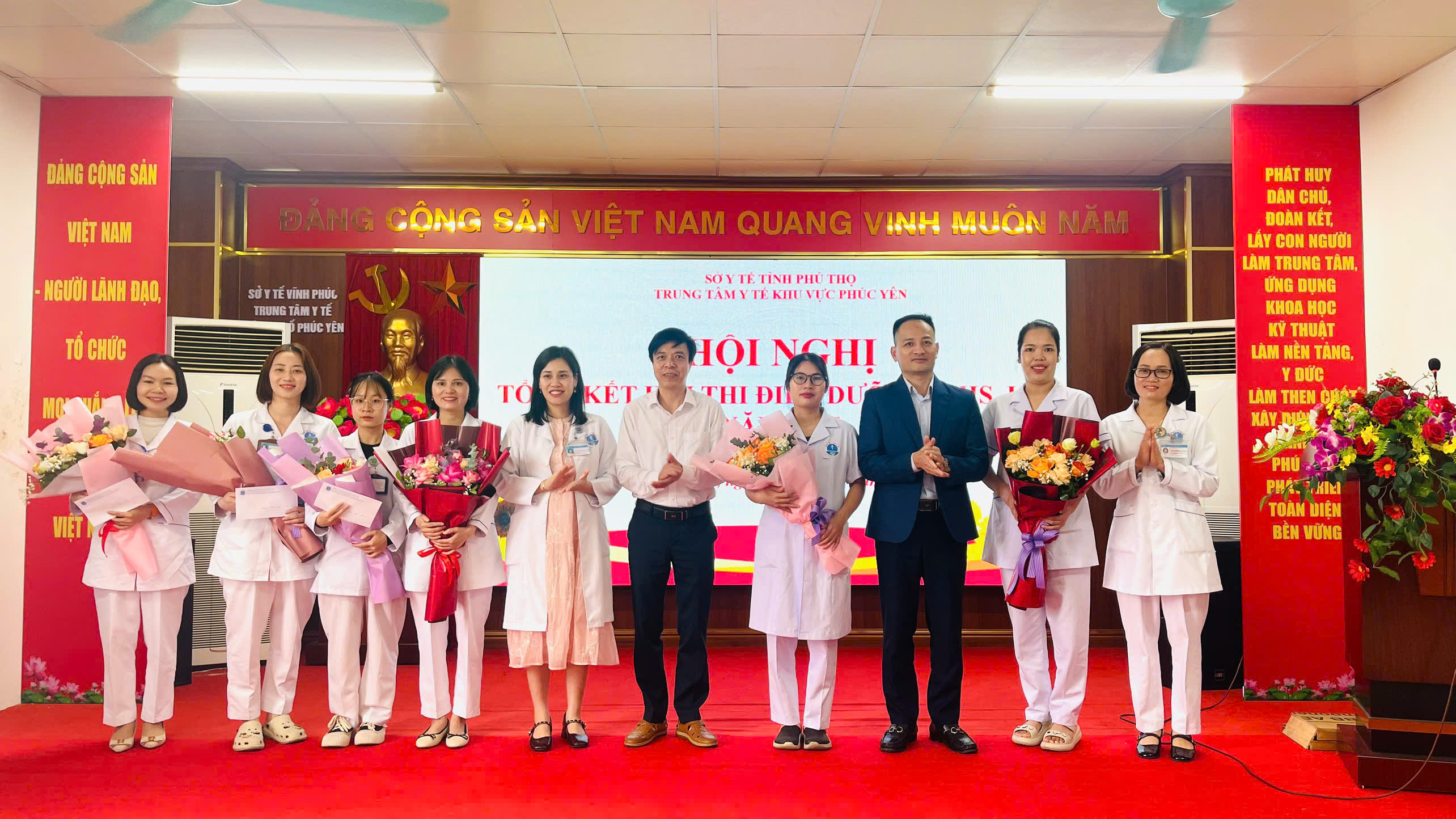 SÔI NỔI HỘI THI “ĐIỀU DƯỠNG, HỘ SINH, KỸ THUẬT VIÊN NĂM 2025” TẠI TRUNG TÂM Y TẾ KHU VỰC PHÚC YÊN